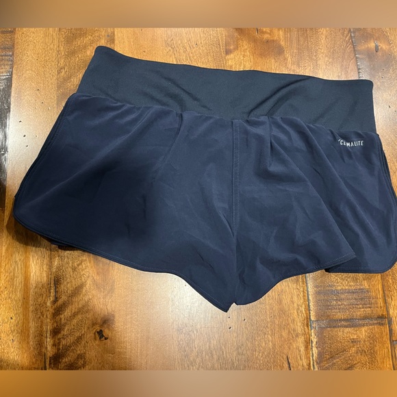 Adidas women’s Climalite running shorts with liner, size M, navy - Picture 5 of 6